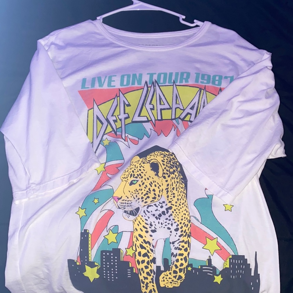 def leopard tshirt
